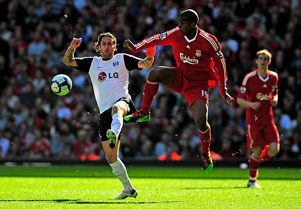 凭借灵巧的 凭借灵巧的